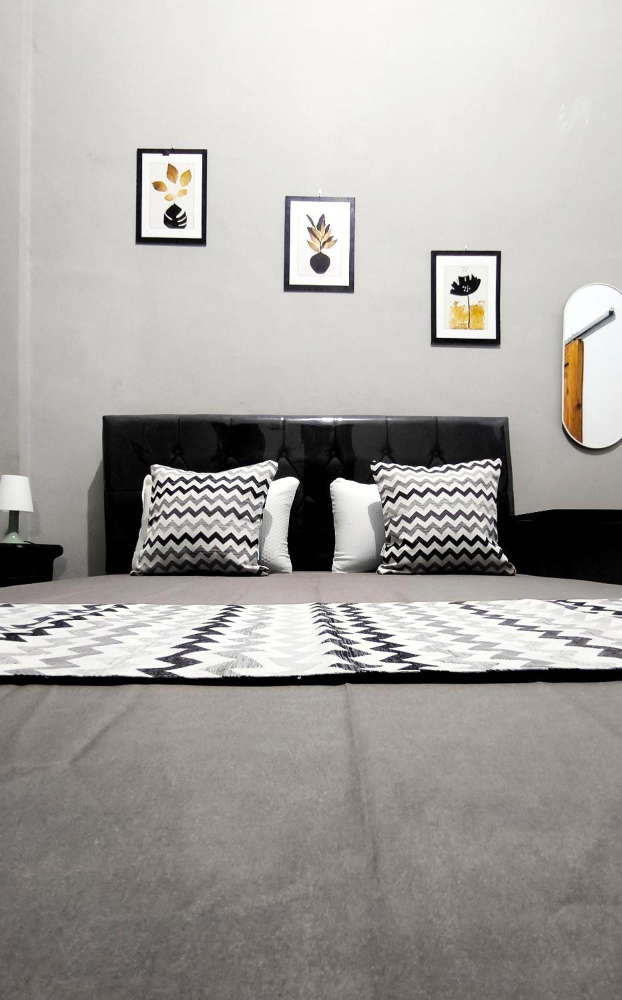 Jogja Day Inn Джокьякарта Экстерьер фото
