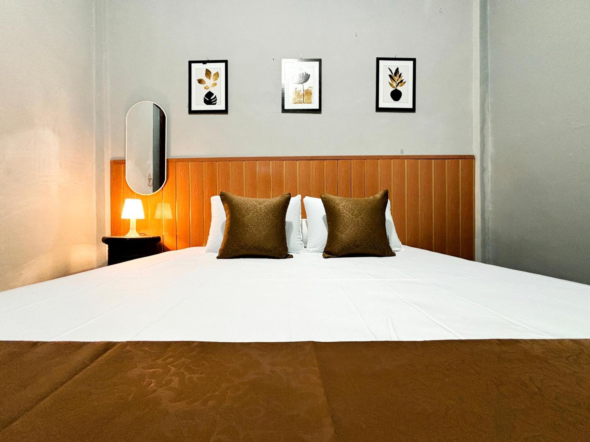 Jogja Day Inn Джокьякарта Экстерьер фото