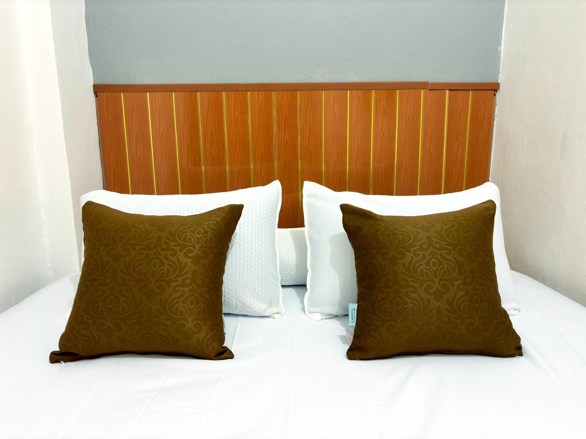Jogja Day Inn Джокьякарта Экстерьер фото