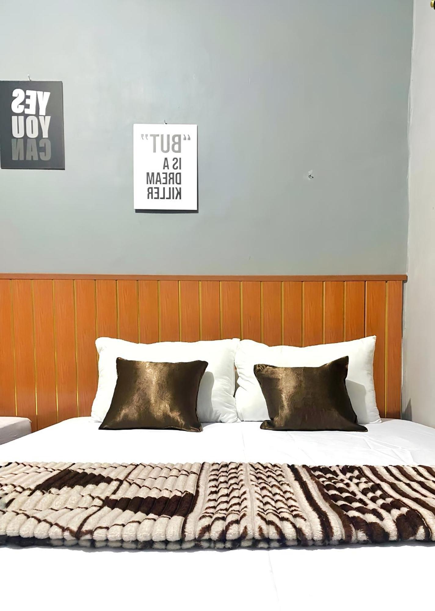 Jogja Day Inn Джокьякарта Экстерьер фото