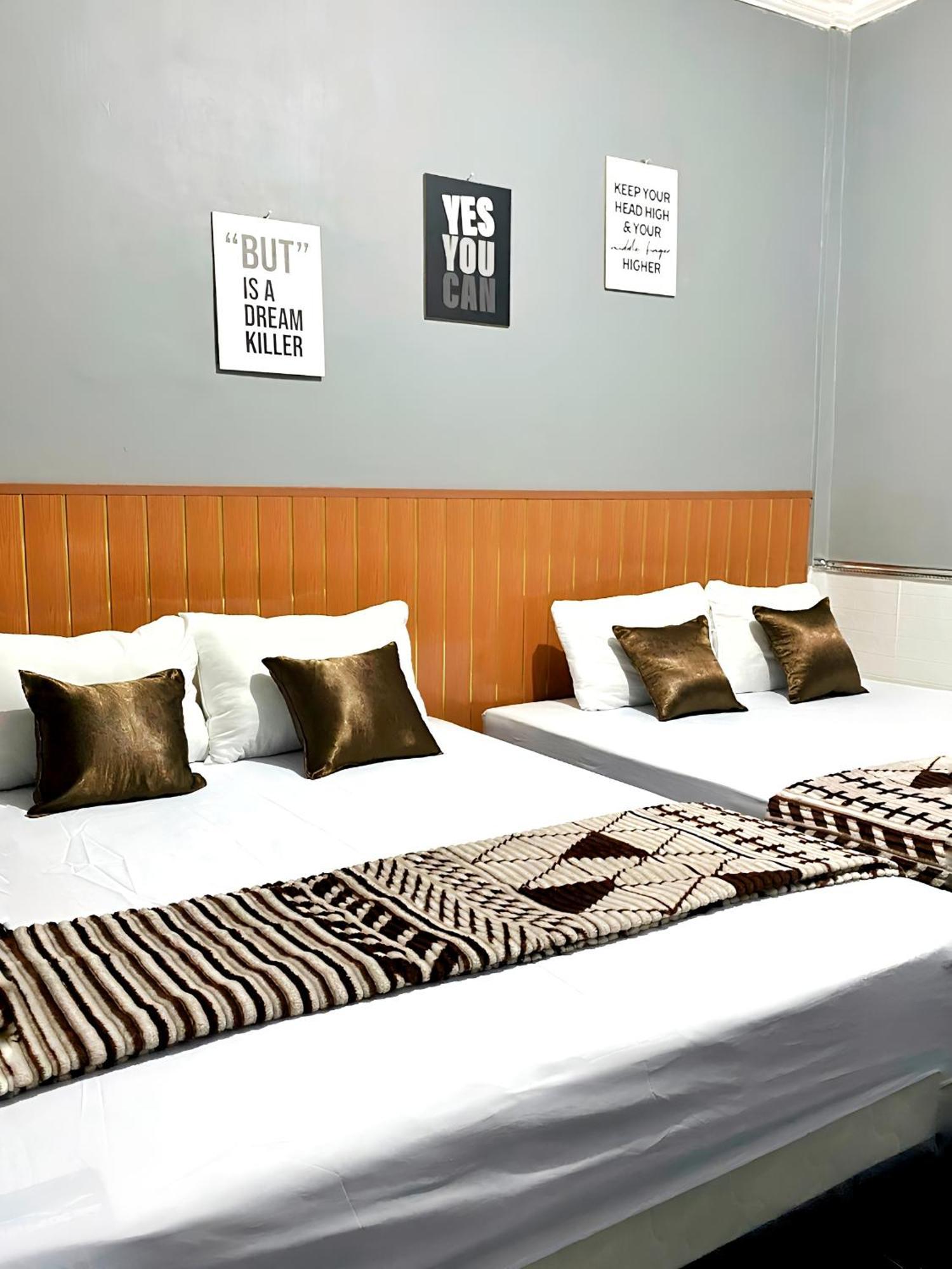 Jogja Day Inn Джокьякарта Экстерьер фото
