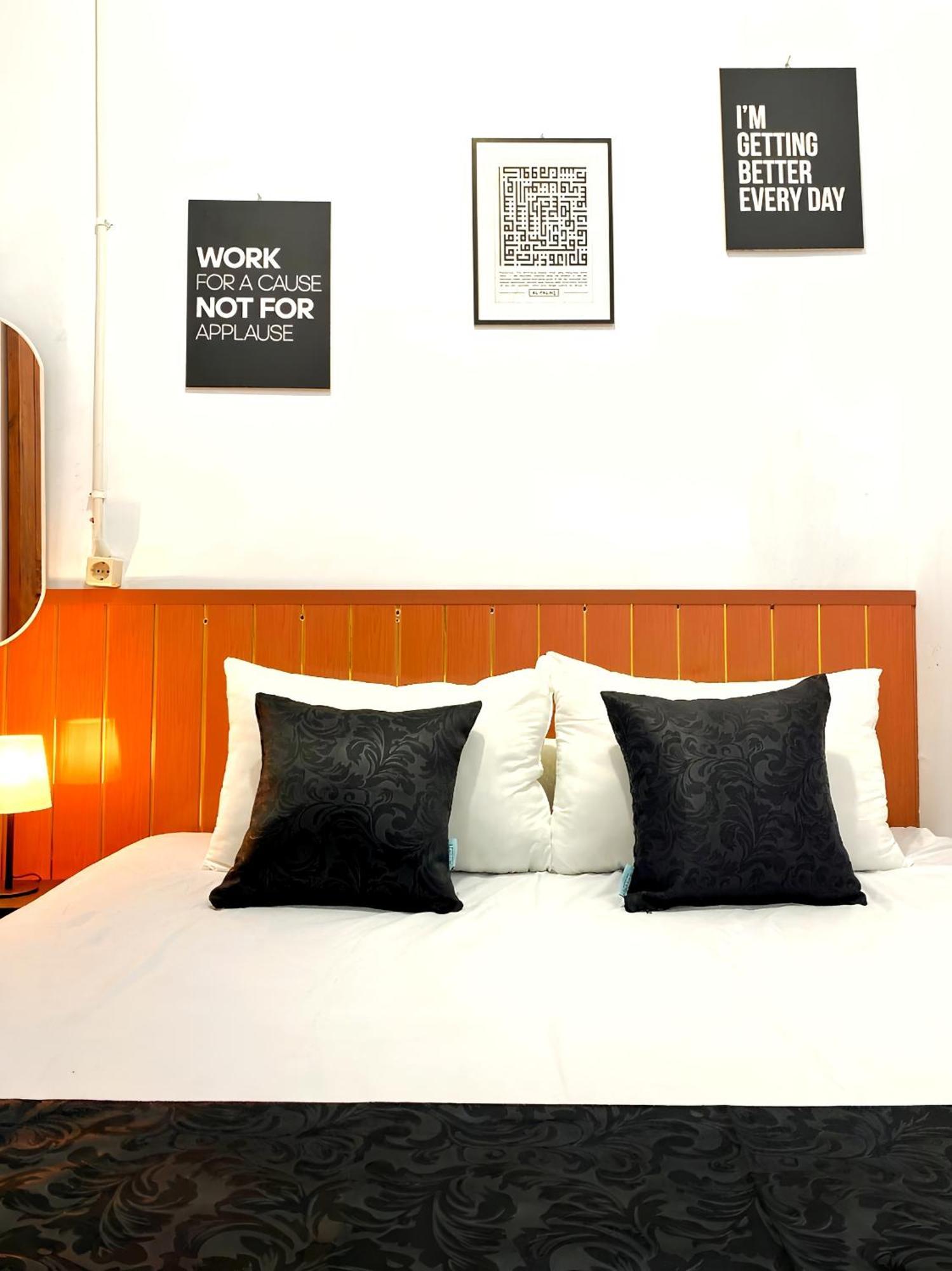 Jogja Day Inn Джокьякарта Экстерьер фото