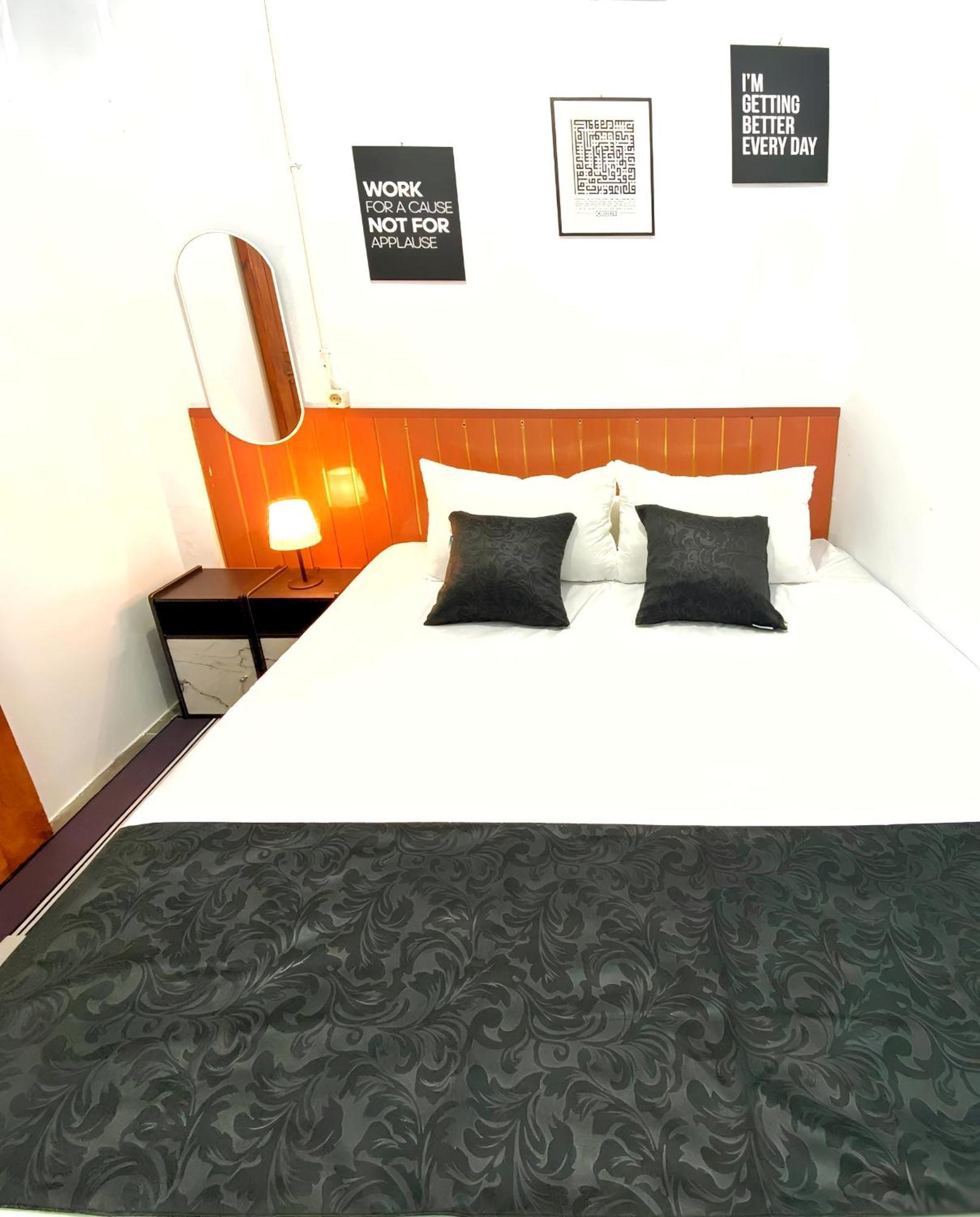 Jogja Day Inn Джокьякарта Экстерьер фото